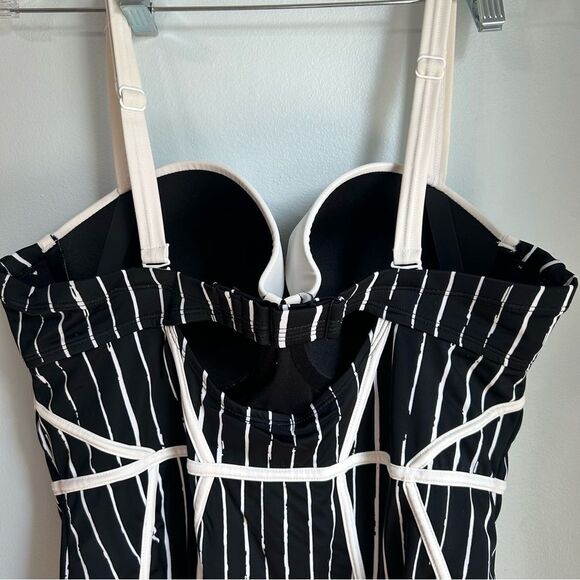 Disney The Nightmare Before Christmas Jack Skellington One-Piece Swimsuit Sz 1X - Picture 8 of 14